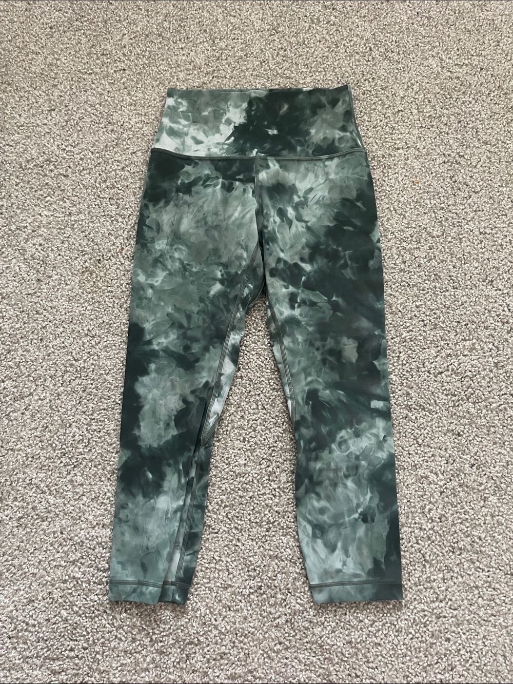 Lululemon Diamond Dye Smoked Spruce Align HR Crop 23" Size 6